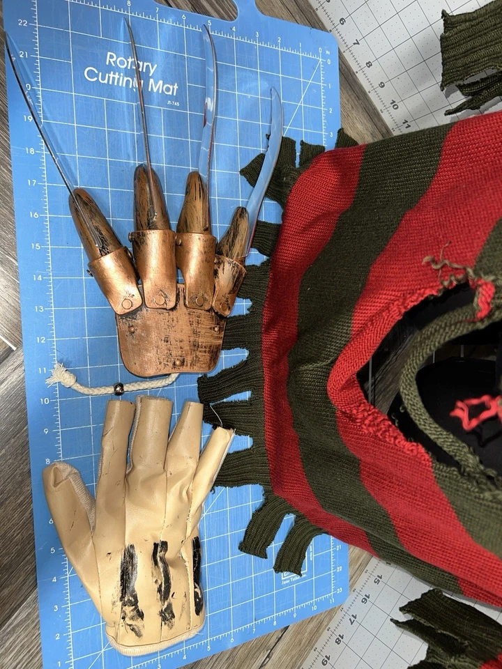 Nightmare On Elm St. Women’s Adult Lg Mrs Kruger Costume Knit Dress Glove Hat Foto 4 de 4