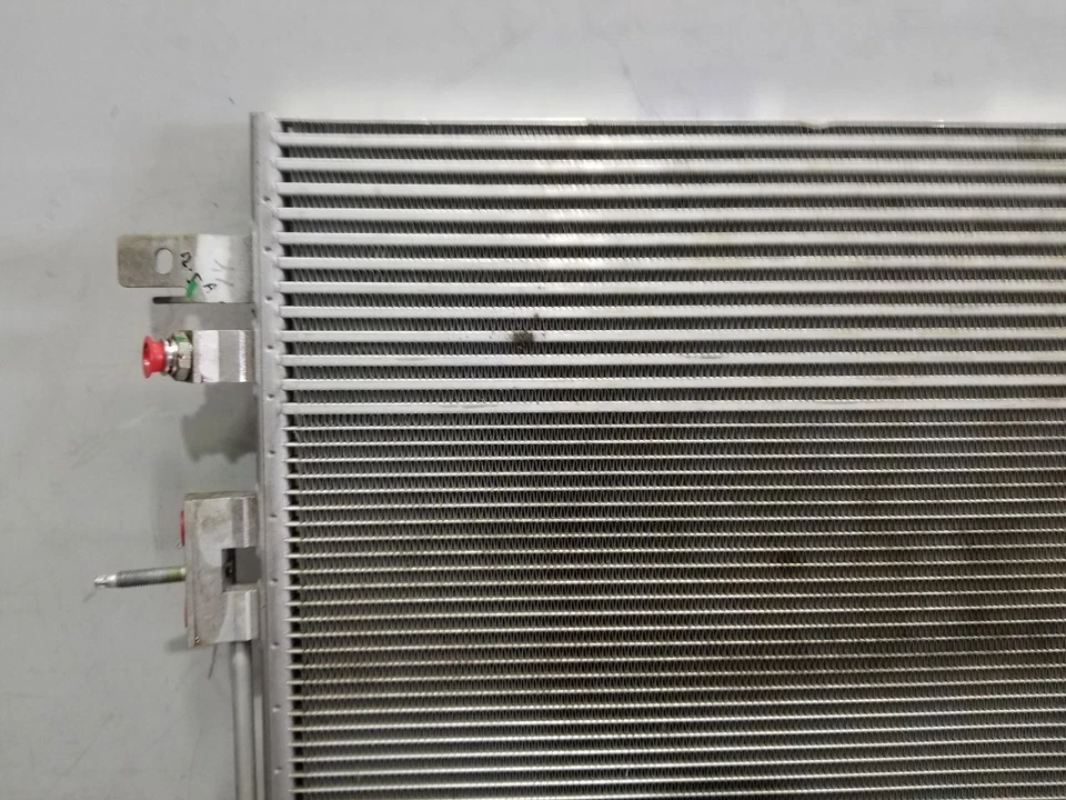 Condensador GMC CANYON SLT 15 2015 3,6 L AC  Foto 3 de 4