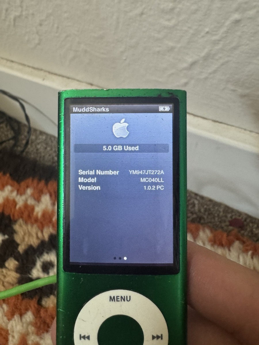 Apple iPod Nano 5th Gen with Camera 8GB Green Working Tested
