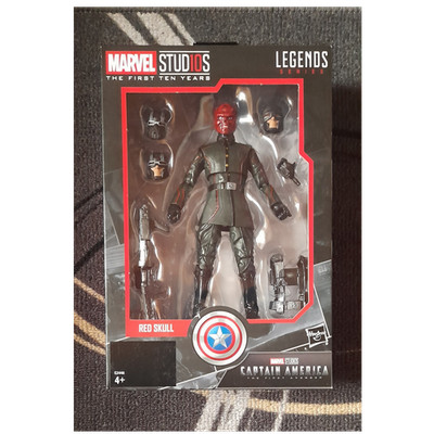 Hasbro Marvel Legends Series Red Skull Captain America Action-Figur mit Zubehör