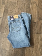 IZOD Men's Saltwater Straight Fit Comfort Stretch Denim Jeans, Light Blue, 36X32