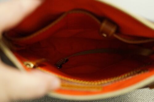 Dooney & Bourke Peeble Leder Umhängetasche mit Med. Armband BX64B EL Neu ohne Etikett - Bild 9 von 19