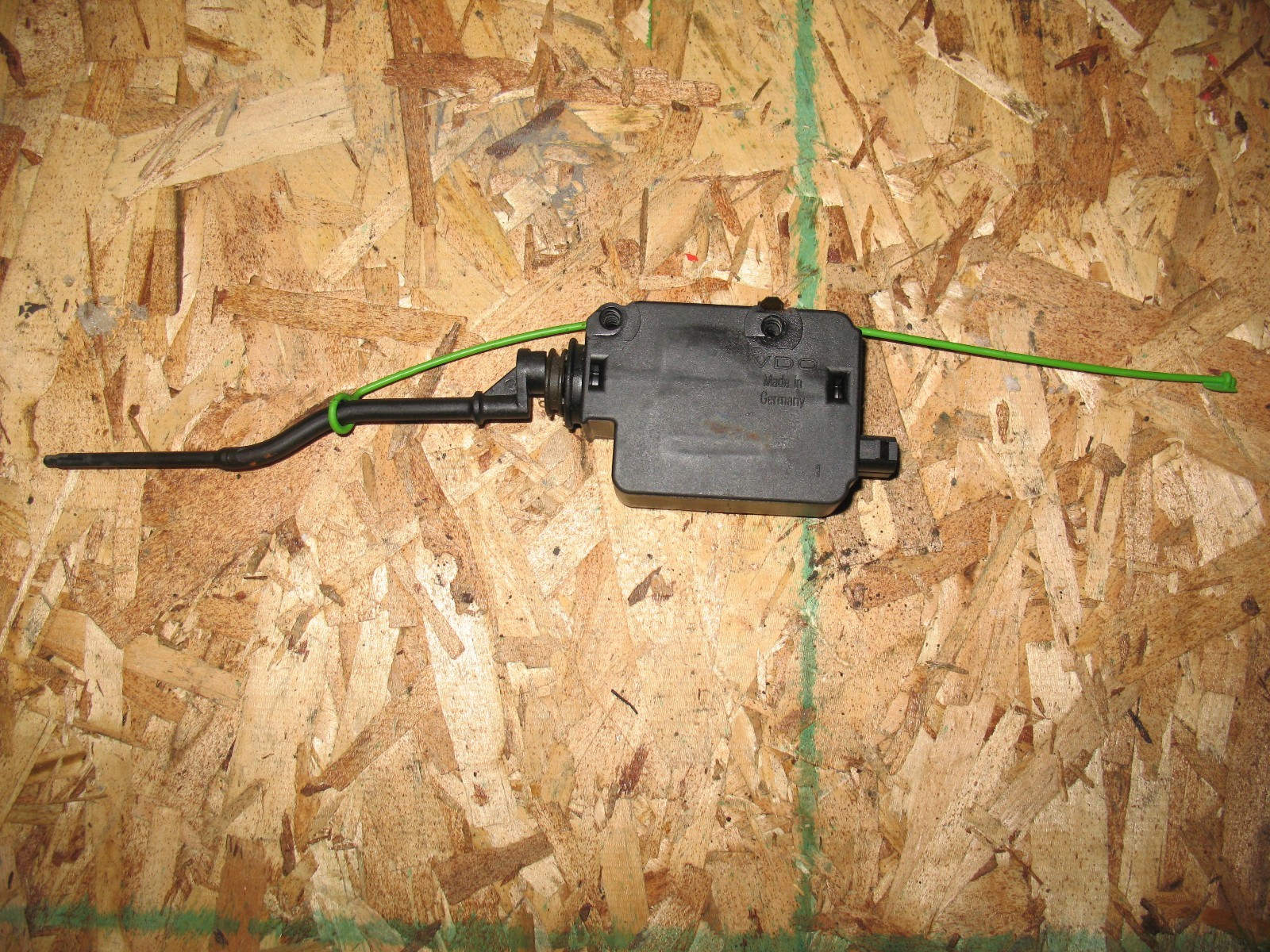 BMW E46 Fuel Gas Cap Door Flap Actuator Opener Release Assembly 323 325 328 330 eBay