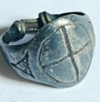 ANCIENT ROMAN SILVER COLOR RING WITH SYMBOL ENGRAVING