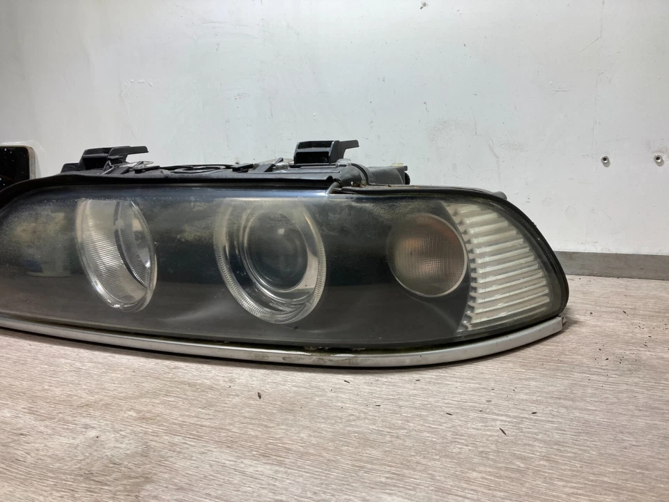 BMW 520i 2001 sedán de 4 puertas para pasajeros delantero faro lateral izquierdo Foto 2 de 4