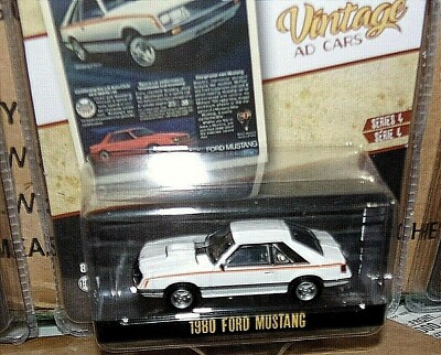 Greenlight 1:64 Vintage Ad Cars SR 4 1980 Ford Mustang fox 39060
