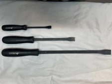 Performance Tool 3-Pc Pry Bar Heavy-Duty Slotted Screwdriver Set 8", 12", 18"