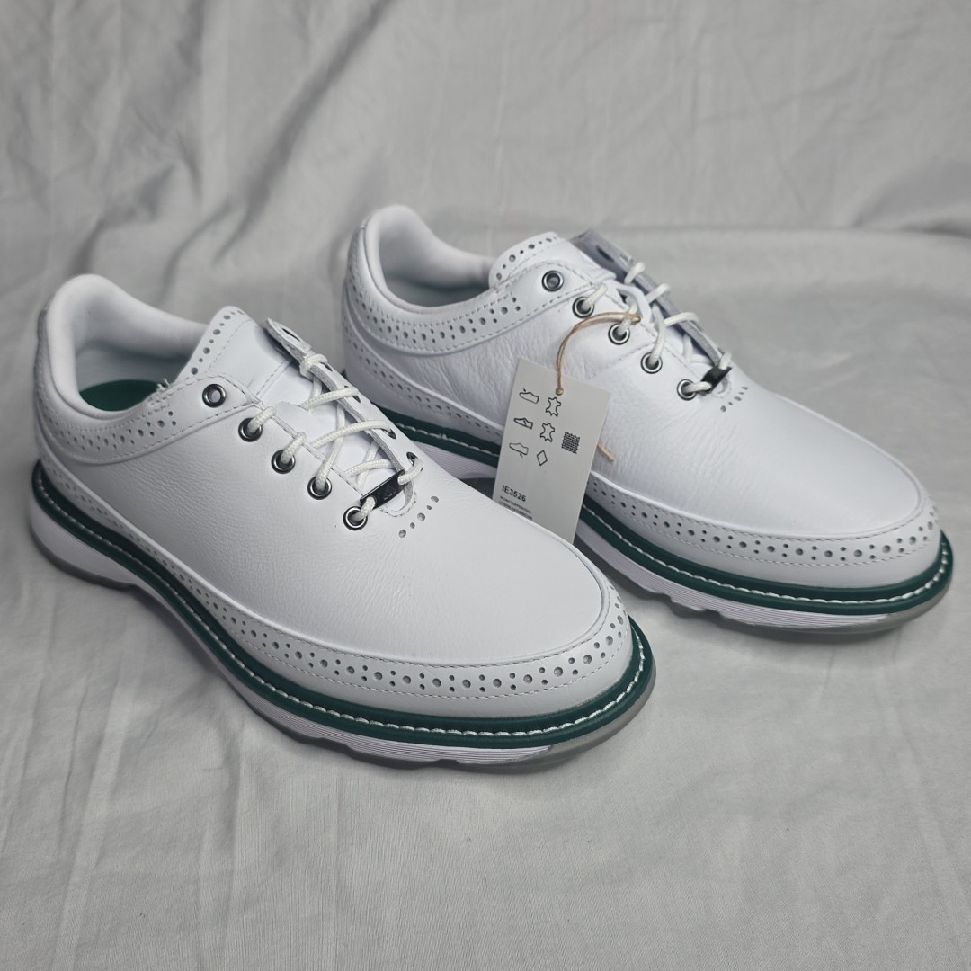 - Ie3526 - White/black Size 4m/5w (boa)
