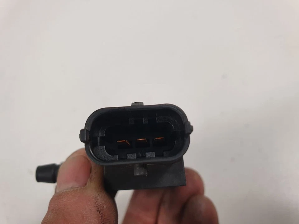 Sensor de presión de escape diésel Opel Combo D 2014 sensor de presión diferencial 0281006287 - Imagen 2 de 4