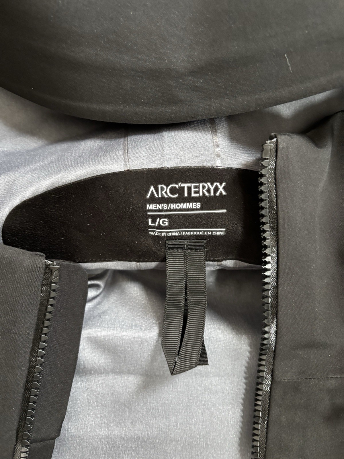 Arc'teryx Water Resistant GORE-TEX Pro Men's Black Rain Jacket Size L thumbnail 13