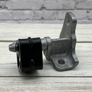 2018-2021 JEEP WRANGLER JL EXHAUST HANGER BRACKET RIGHT OEM NEW MOPAR 68320444AC