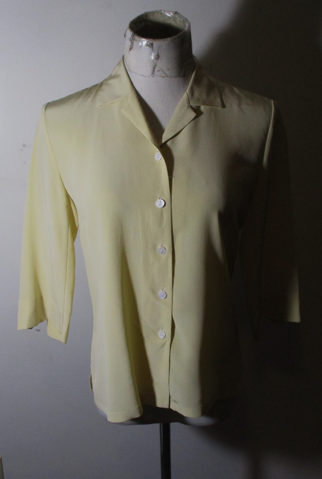 JOSEPHINE CHAUS Beige 100% Silk 3/4 Sleeve Blouse Size 8 Pet.