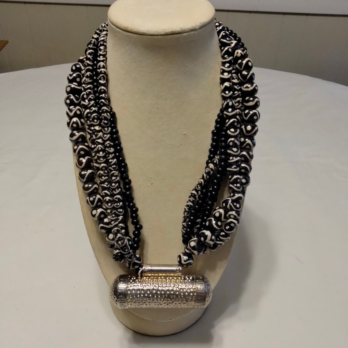 Iris Apfel Black and Silver Accessory Iris Apfel Wore Fame Well | The New Yorker main image 2