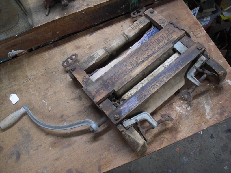 vintage anchor brand clothes wringer old 1896 hand crank tool