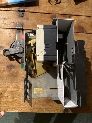 Allen-Bradley Centerline 2100 Series Motor Control Center (MCC) bucket,