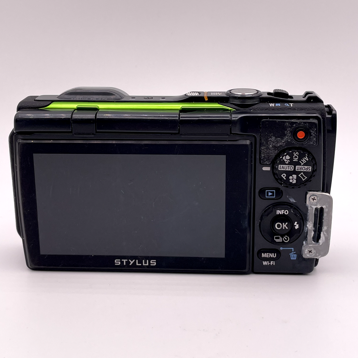 Olympus Stylus TOUGH TG-870 Digital Camera – Green – Does Not Turn