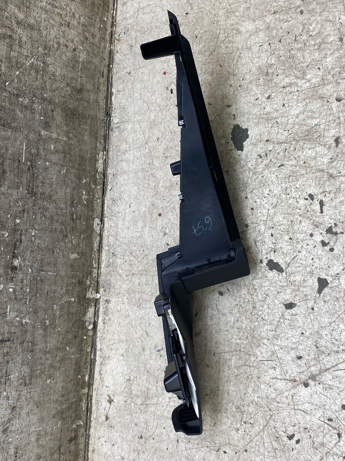 2020-2025 ASTON MARTIN DBX OEM LEFT REAR UPPER QUARTER PANEL TRIM MY83-31285-A
