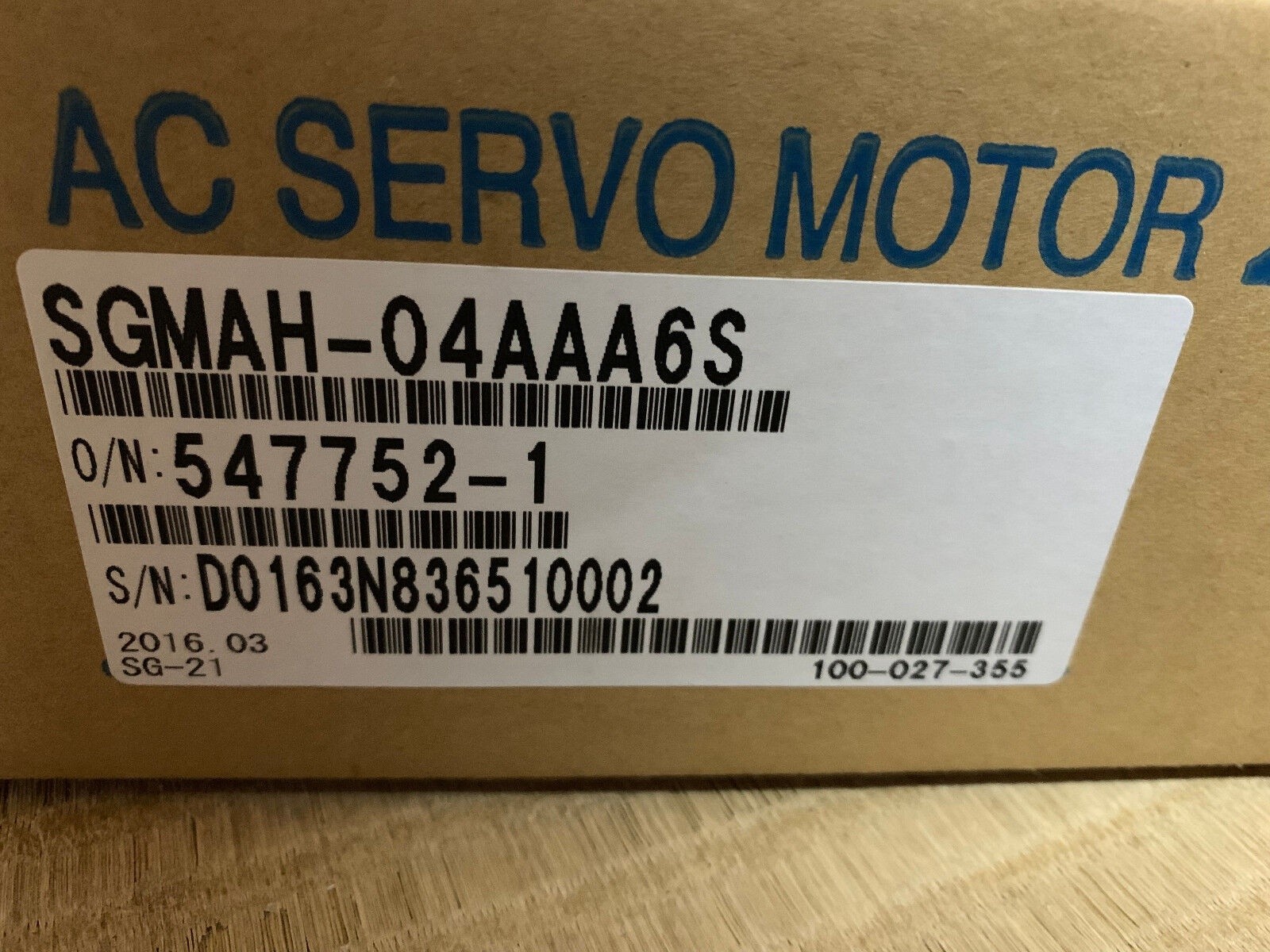 1PC NEW   Servo motor SGMAH-04AAA6S IN BOX VIA DHL/FEDEX *yt