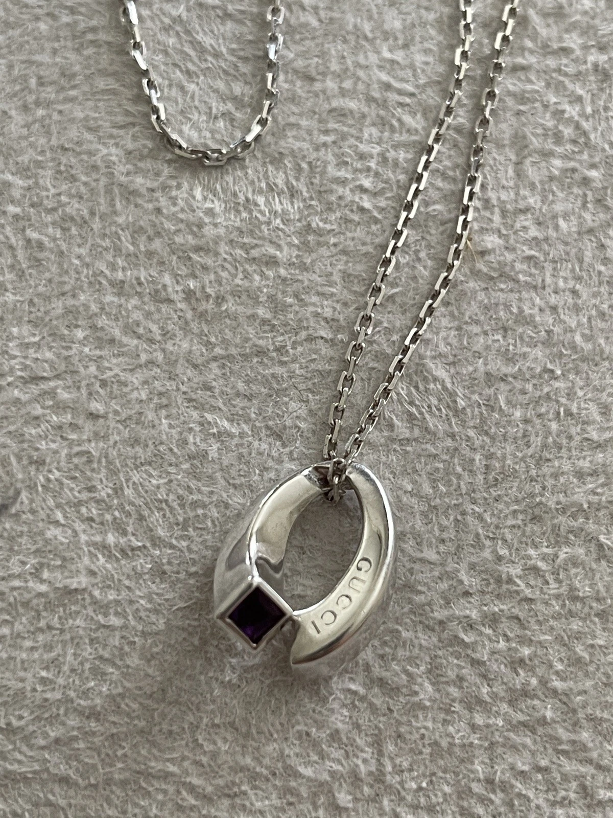 Autentica collana Gucci in argento sterling con gemma viola