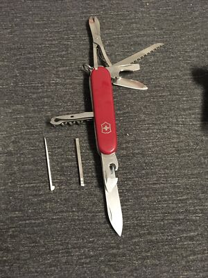 Victorinox Swiss Army Knife 多機能ナイフ Amazon.com: Victorinox Swiss Army Trekker Large Pocket Knife