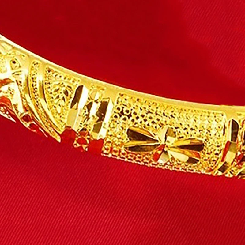 Brazalete ancho relleno de oro amarillo de 24 k con apertura para mujer de 7" corte italiano D808 Foto 2 de 4