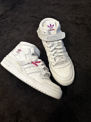 Size 5.5 - adidas Forum Mid White Shock Pink W