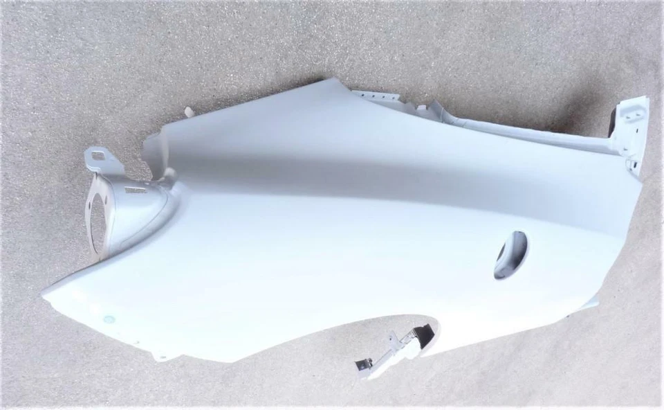 Guardabarros trasero derecho Ferrari 458 Spider guardabarros cuarto panel 82149511 OEM Foto 2 de 4