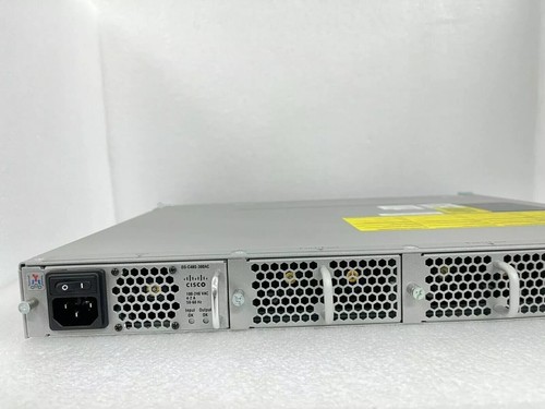 Cisco DS-C9148S-K9 V02 48-port 16G Multilayer Fabric Switch 2x AC PSU - Tested - Picture 4 of 5