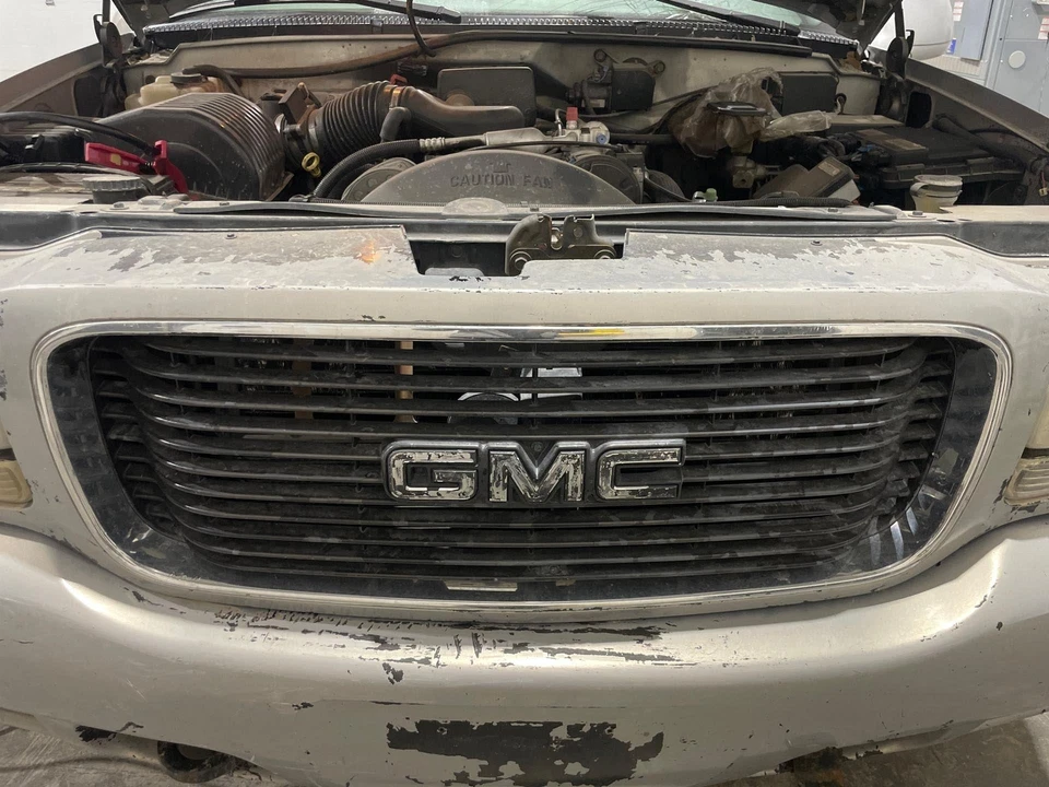 1999 - 2000 GMC Yukon Denali Grille Foto 3 de 4