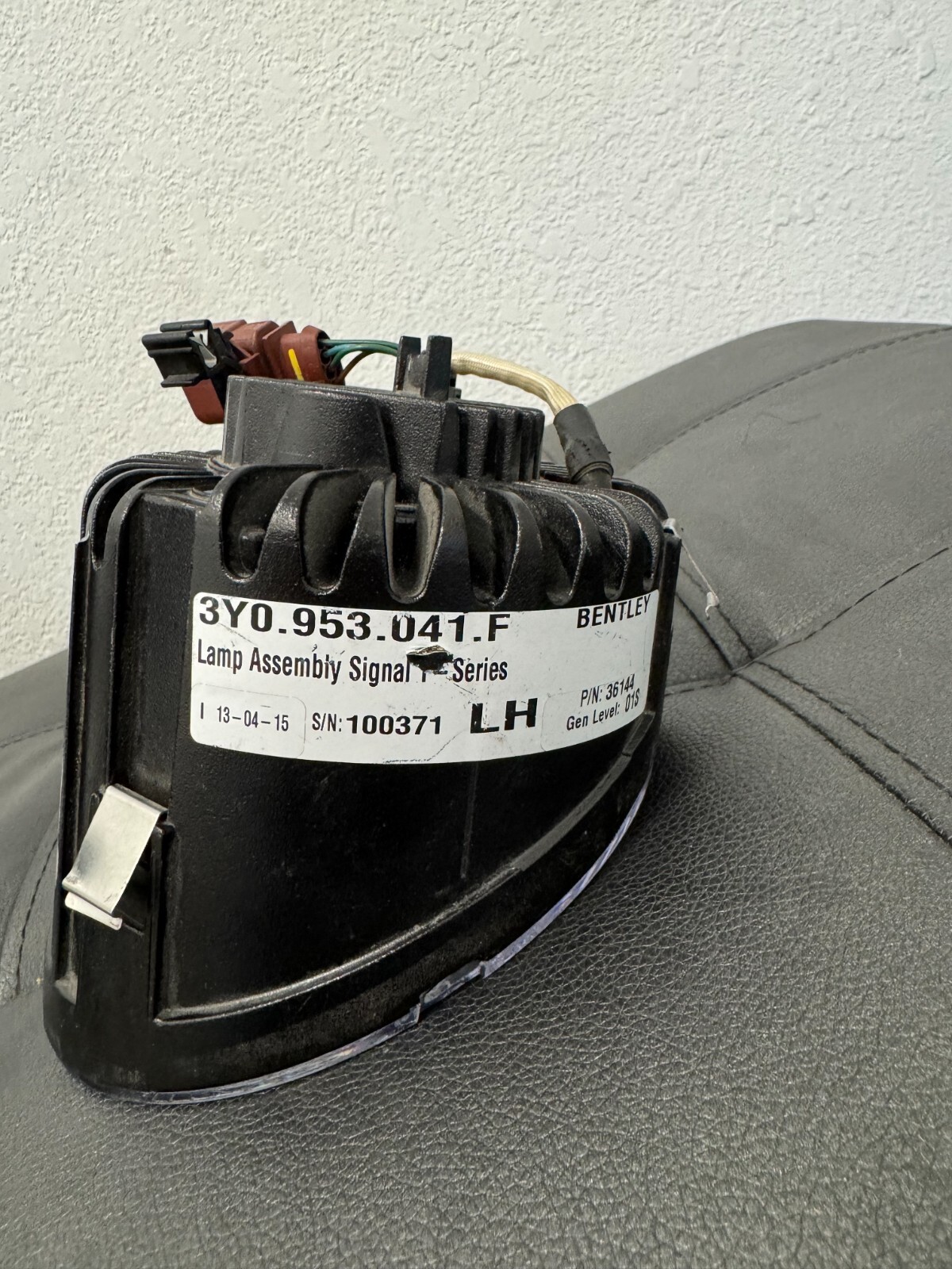 2011,2012,2013,2014,2015,2016 Bentley Mulsanne Left Turn Signal ( Fog Light )