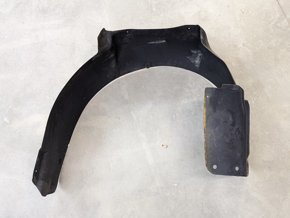 Audi TT Mk1 00-06 Front Left Wheel Well Liner Splash Shield 8N0821171B