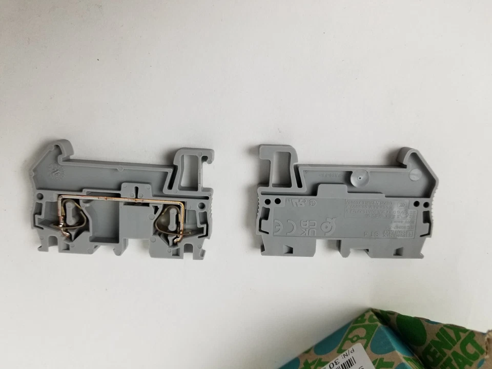 50 Phoenix Contact 3031364 Terminal Block Feed Through 2 Position Gray 10-28 AWG - Image 2 of 4