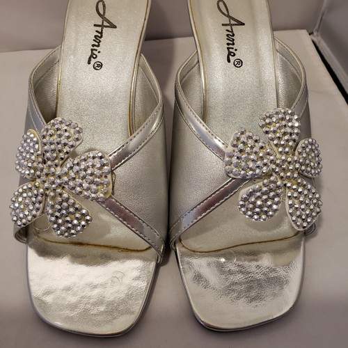 Annie Shoes para mujer Talla 7 medio las diapositivas plata Sandalias  Pedrería Lucite | eBay