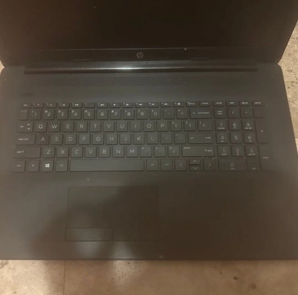 HP Laptop 17" Screen with AMD Graphics - Image 4 of 4