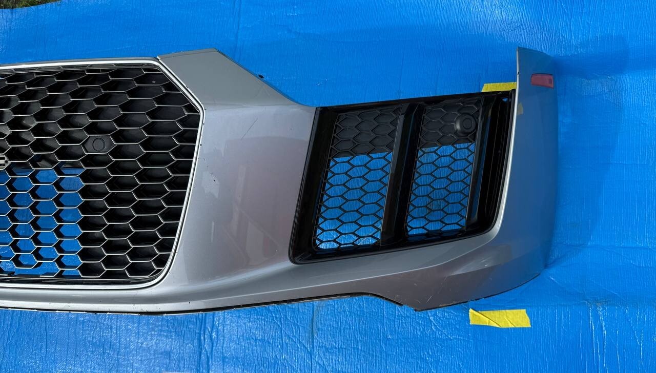 2015-2018 AUDI R8 FRONT BUMPER COVER ASSEMBLY W/ GRILLES OEM SILVER