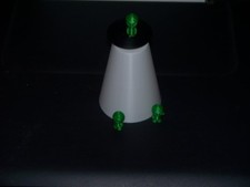 Alien UFO Spaceship. With 3 alien lights up. FREE SHIPPING