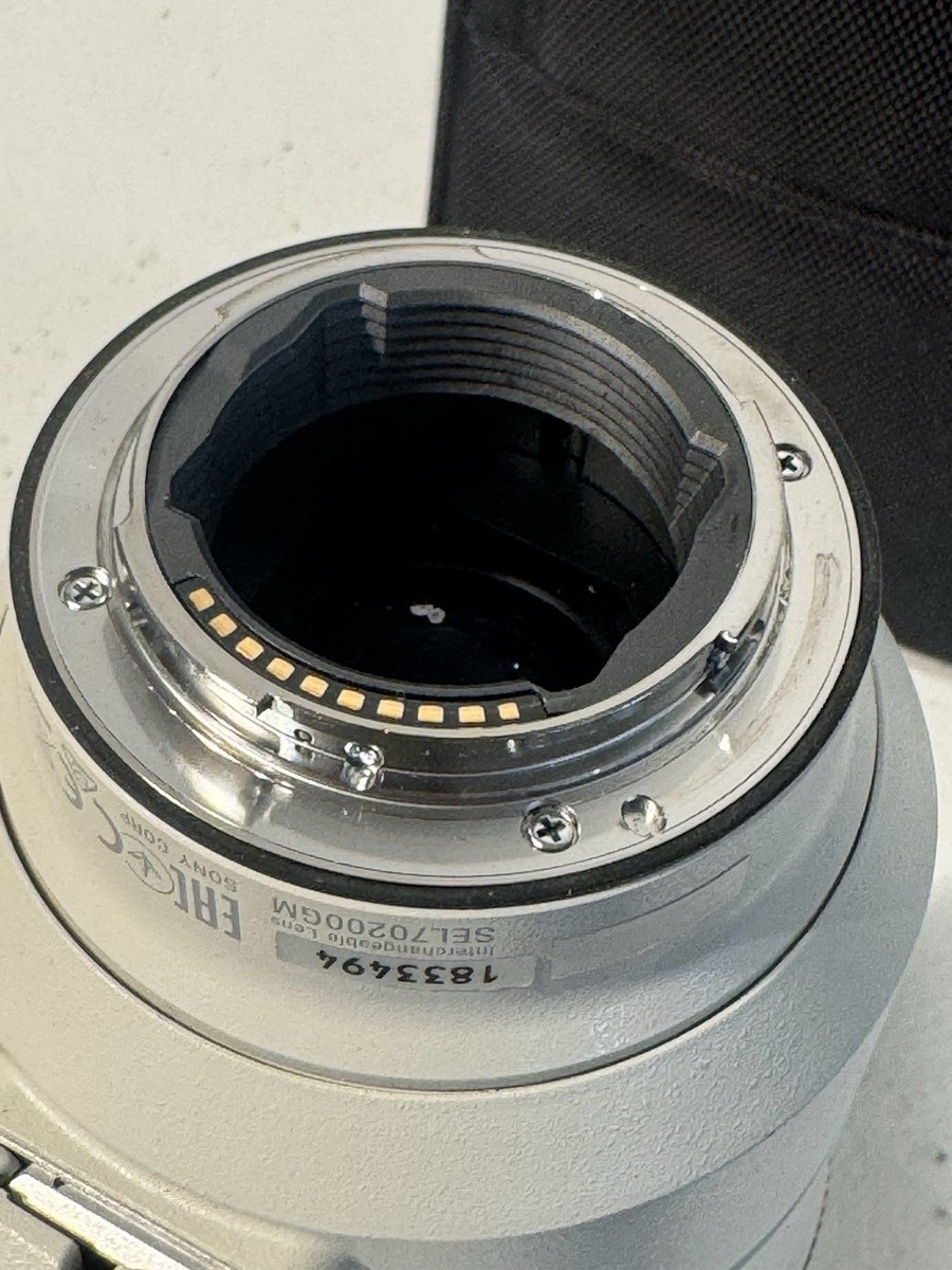Sony FE 70‑200mm f/2.8 GM OSS SEL70200GM — sold AS IS for parts or