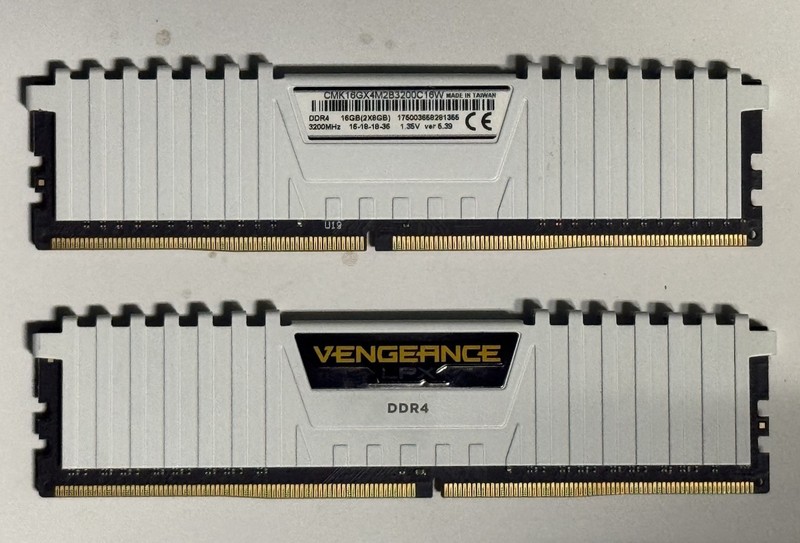 Corsair Vengeance LPX 16GB (2x8GB) DDR4 3200MHz DIMM 288-Pin CMK16GX4M2B3200C16W