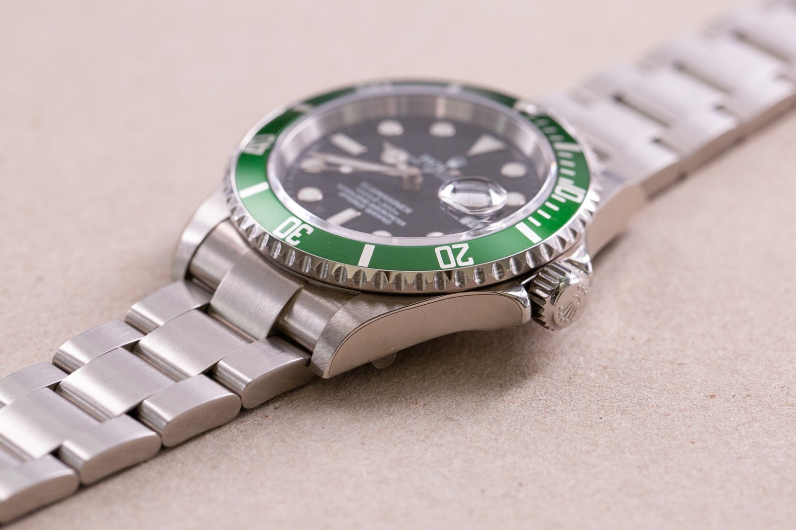 ROLEX Submariner 16610LV Green Bezel NOS Stickered D Serial 2006 Full Set Kermit image 5