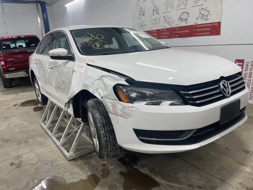 Used Front Right Seat Belt Front fits: 2014 Volkswagen Passat bucket seat passen - Image 4 of 4