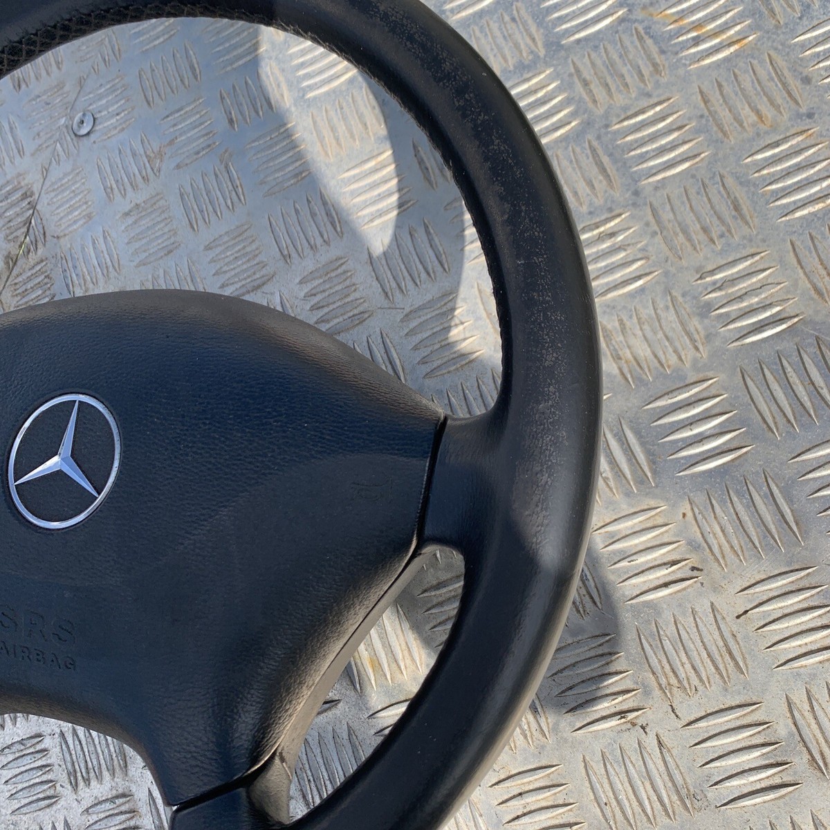 KUDA 091080 - Supporto in vera pelle, per Mercedes Vito (W639) / Viano (W639/V639) dal 09/2003 al 05/2006
