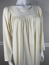 Vintage cotton nightgown cream gown Women  s Size M prairie cottage modest