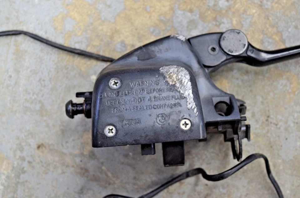 Cilindro mestre de freio dianteiro BMW R1150GS R1150 GS - Imagem 2 de 4