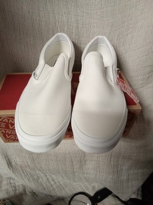 Van. Classic  Slip On True White  Men Size 11,5 VN000EYE
