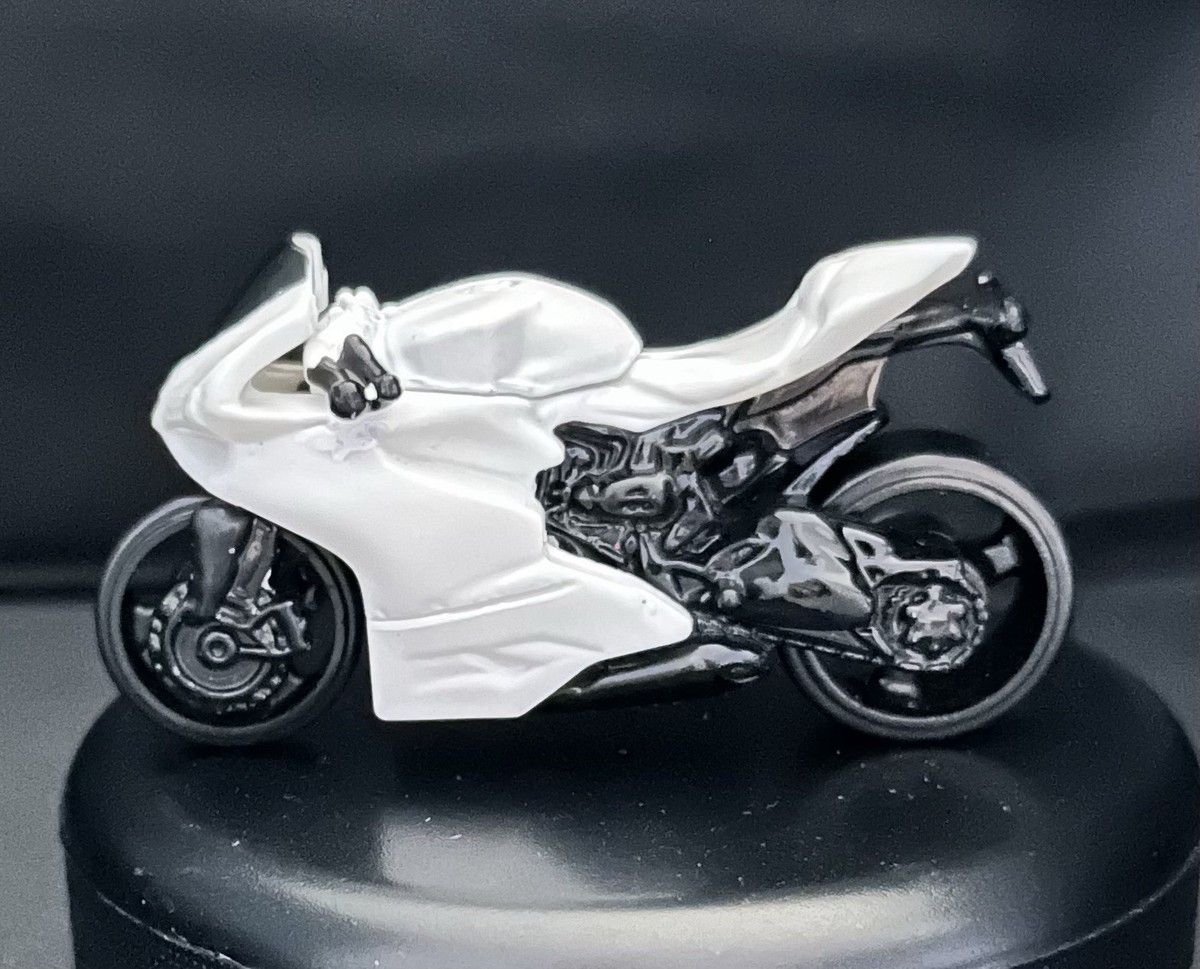 Hot Wheels Ducati 1199 Panigale Motorcycle Sport Bike White 1:64