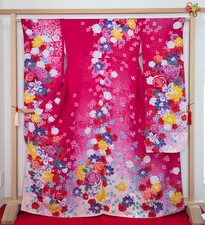 Authentic Japanese Kimono Silk Furisode Pink Colored Roses Floral Luxury Art