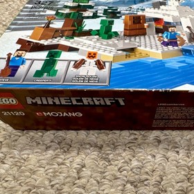 LEGO Minecraft The Snow Hideout 21120 327 Pieces Steve Creeper