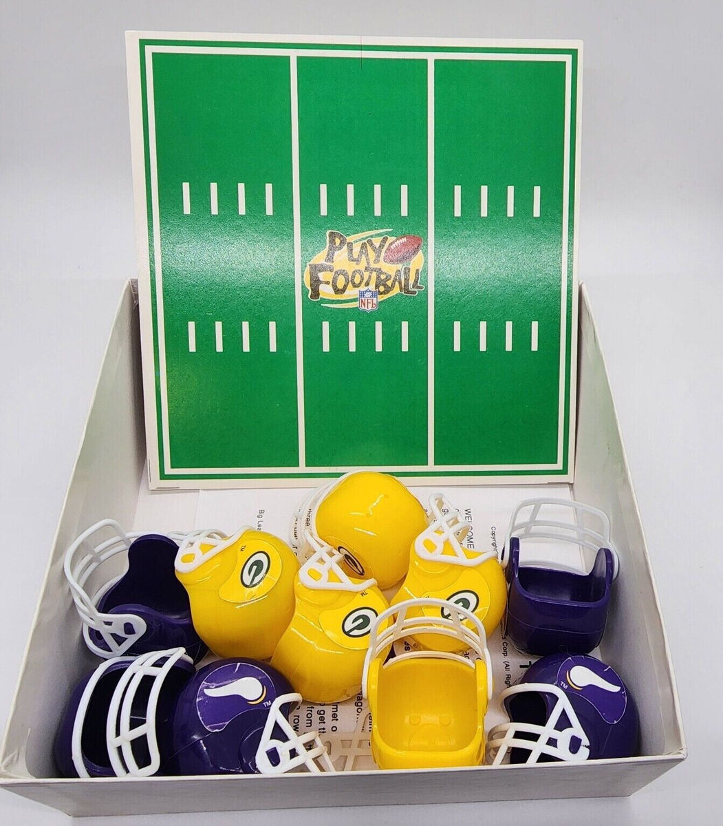 Vintage Packers vs Vikings Play Football Tic Tac Toe Game w Mini Helmets  1999