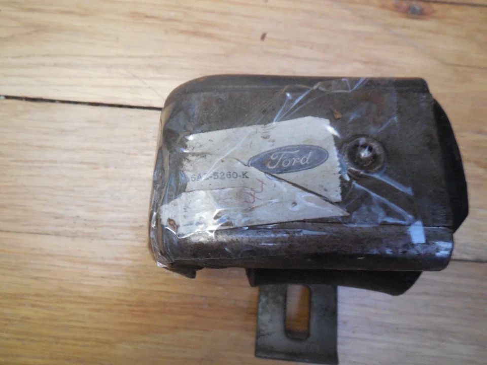Soporte silenciador y aislador derecho Ford Galaxie 352 1966 nuevo de lote original C6az-5260-K Foto 2 de 4