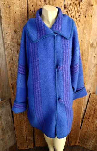 Riss Wool Coat Made in Norway Size Medium